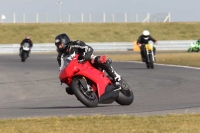 Motorcycle-action-photographs;Trackday-digital-images;event-digital-images;eventdigitalimages;no-limits-trackday;peter-wileman-photography;snetterton;snetterton-circuit-norfolk;snetterton-photographs;trackday;trackday-photos