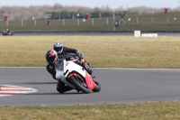 Motorcycle-action-photographs;Trackday-digital-images;event-digital-images;eventdigitalimages;no-limits-trackday;peter-wileman-photography;snetterton;snetterton-circuit-norfolk;snetterton-photographs;trackday;trackday-photos