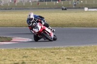 Motorcycle-action-photographs;Trackday-digital-images;event-digital-images;eventdigitalimages;no-limits-trackday;peter-wileman-photography;snetterton;snetterton-circuit-norfolk;snetterton-photographs;trackday;trackday-photos