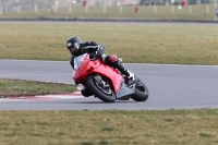 Motorcycle-action-photographs;Trackday-digital-images;event-digital-images;eventdigitalimages;no-limits-trackday;peter-wileman-photography;snetterton;snetterton-circuit-norfolk;snetterton-photographs;trackday;trackday-photos