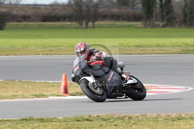 Motorcycle action photographs;Trackday digital images;event digital images;eventdigitalimages;no limits trackday;peter wileman photography;snetterton;snetterton circuit norfolk;snetterton photographs;trackday;trackday photos