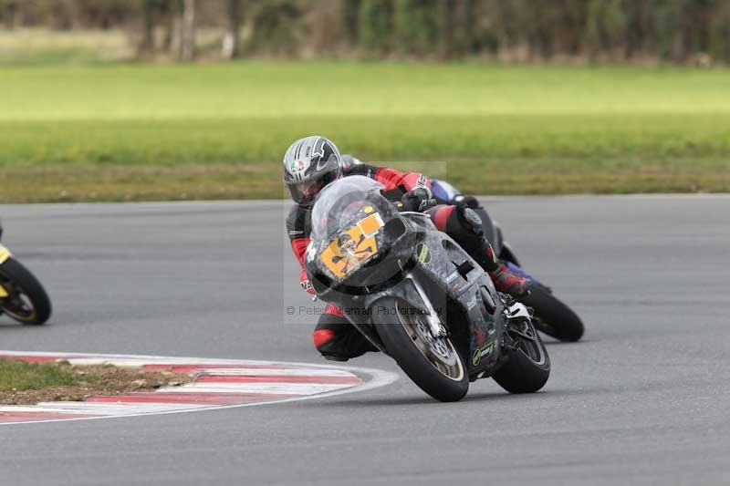 Motorcycle action photographs;Trackday digital images;event digital images;eventdigitalimages;no limits trackday;peter wileman photography;snetterton;snetterton circuit norfolk;snetterton photographs;trackday;trackday photos