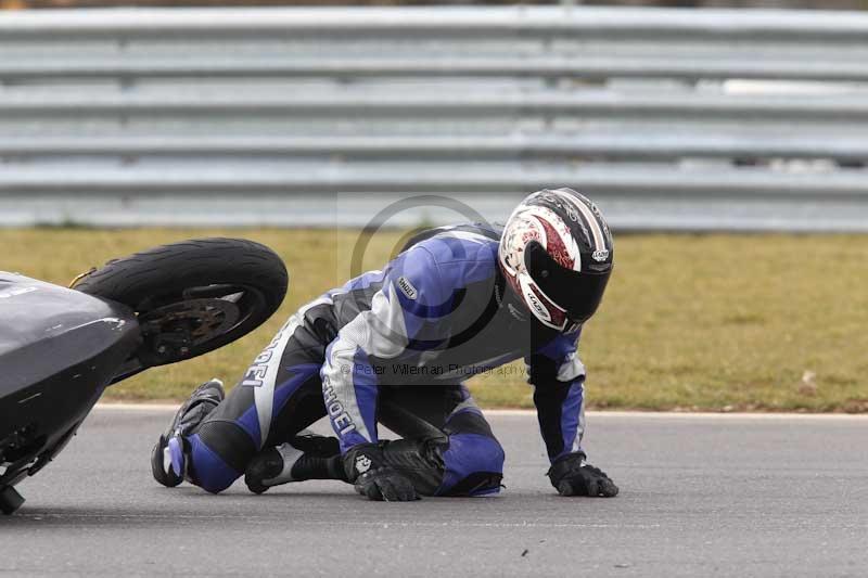 Motorcycle action photographs;Trackday digital images;event digital images;eventdigitalimages;no limits trackday;peter wileman photography;snetterton;snetterton circuit norfolk;snetterton photographs;trackday;trackday photos
