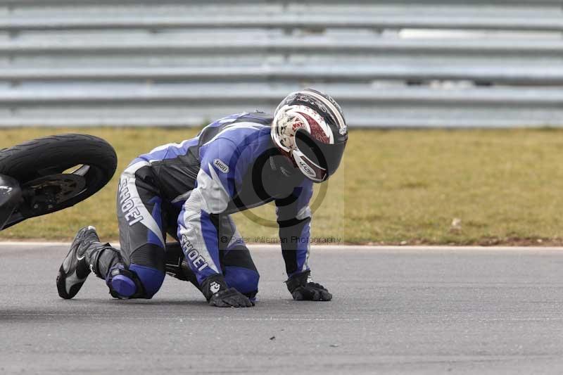 Motorcycle action photographs;Trackday digital images;event digital images;eventdigitalimages;no limits trackday;peter wileman photography;snetterton;snetterton circuit norfolk;snetterton photographs;trackday;trackday photos