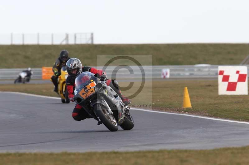 Motorcycle action photographs;Trackday digital images;event digital images;eventdigitalimages;no limits trackday;peter wileman photography;snetterton;snetterton circuit norfolk;snetterton photographs;trackday;trackday photos