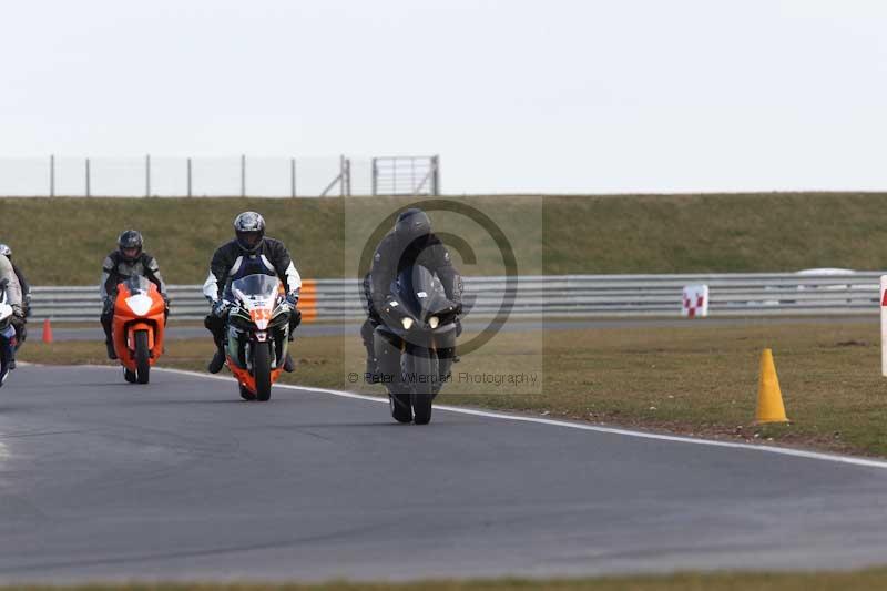 Motorcycle action photographs;Trackday digital images;event digital images;eventdigitalimages;no limits trackday;peter wileman photography;snetterton;snetterton circuit norfolk;snetterton photographs;trackday;trackday photos