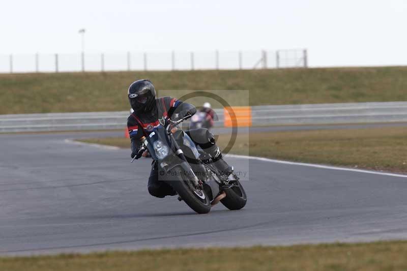 Motorcycle action photographs;Trackday digital images;event digital images;eventdigitalimages;no limits trackday;peter wileman photography;snetterton;snetterton circuit norfolk;snetterton photographs;trackday;trackday photos