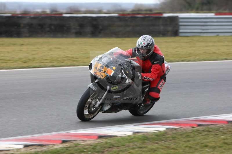 Motorcycle action photographs;Trackday digital images;event digital images;eventdigitalimages;no limits trackday;peter wileman photography;snetterton;snetterton circuit norfolk;snetterton photographs;trackday;trackday photos