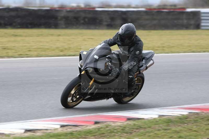 Motorcycle action photographs;Trackday digital images;event digital images;eventdigitalimages;no limits trackday;peter wileman photography;snetterton;snetterton circuit norfolk;snetterton photographs;trackday;trackday photos