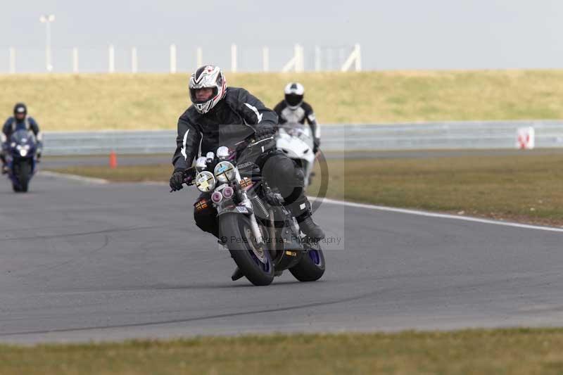 Motorcycle action photographs;Trackday digital images;event digital images;eventdigitalimages;no limits trackday;peter wileman photography;snetterton;snetterton circuit norfolk;snetterton photographs;trackday;trackday photos