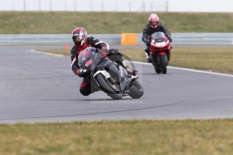 Motorcycle action photographs;Trackday digital images;event digital images;eventdigitalimages;no limits trackday;peter wileman photography;snetterton;snetterton circuit norfolk;snetterton photographs;trackday;trackday photos