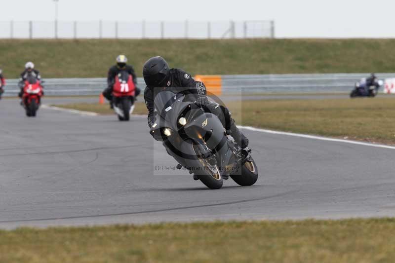 Motorcycle action photographs;Trackday digital images;event digital images;eventdigitalimages;no limits trackday;peter wileman photography;snetterton;snetterton circuit norfolk;snetterton photographs;trackday;trackday photos