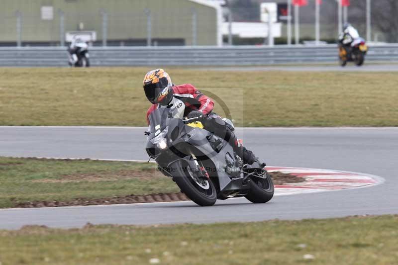 Motorcycle action photographs;Trackday digital images;event digital images;eventdigitalimages;no limits trackday;peter wileman photography;snetterton;snetterton circuit norfolk;snetterton photographs;trackday;trackday photos