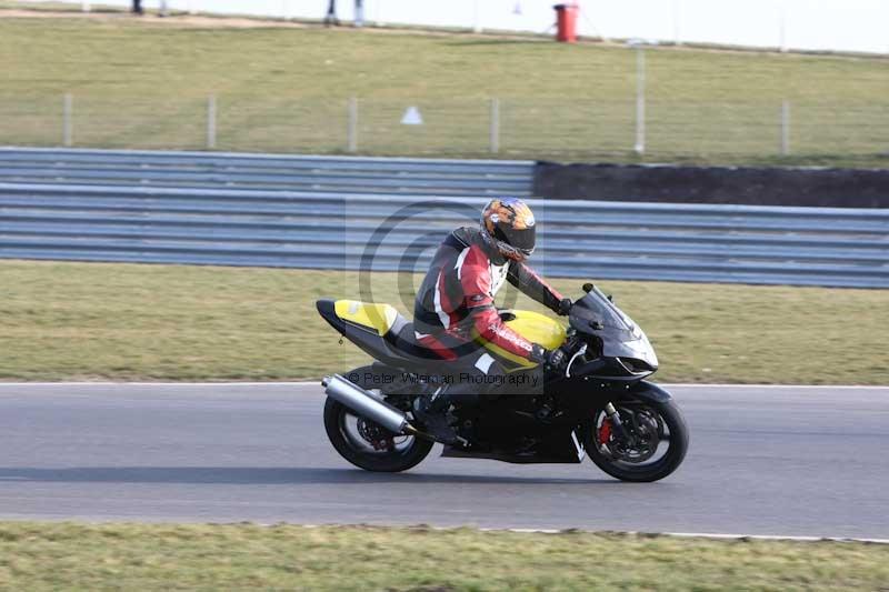 Motorcycle action photographs;Trackday digital images;event digital images;eventdigitalimages;no limits trackday;peter wileman photography;snetterton;snetterton circuit norfolk;snetterton photographs;trackday;trackday photos