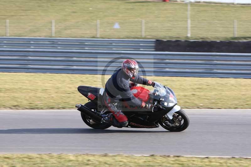 Motorcycle action photographs;Trackday digital images;event digital images;eventdigitalimages;no limits trackday;peter wileman photography;snetterton;snetterton circuit norfolk;snetterton photographs;trackday;trackday photos