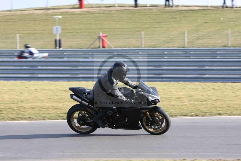 Motorcycle action photographs;Trackday digital images;event digital images;eventdigitalimages;no limits trackday;peter wileman photography;snetterton;snetterton circuit norfolk;snetterton photographs;trackday;trackday photos