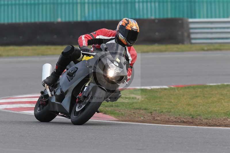 Motorcycle action photographs;Trackday digital images;event digital images;eventdigitalimages;no limits trackday;peter wileman photography;snetterton;snetterton circuit norfolk;snetterton photographs;trackday;trackday photos