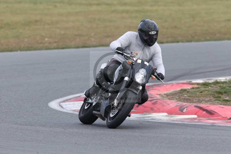 Motorcycle action photographs;Trackday digital images;event digital images;eventdigitalimages;no limits trackday;peter wileman photography;snetterton;snetterton circuit norfolk;snetterton photographs;trackday;trackday photos