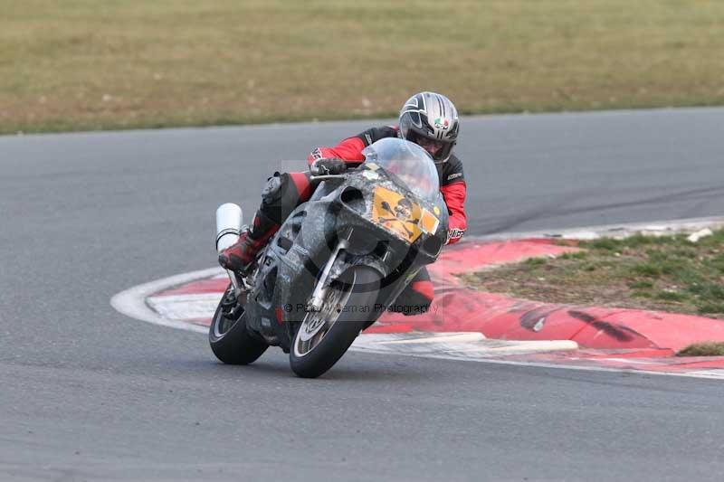 Motorcycle action photographs;Trackday digital images;event digital images;eventdigitalimages;no limits trackday;peter wileman photography;snetterton;snetterton circuit norfolk;snetterton photographs;trackday;trackday photos