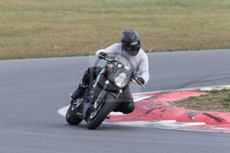 Motorcycle action photographs;Trackday digital images;event digital images;eventdigitalimages;no limits trackday;peter wileman photography;snetterton;snetterton circuit norfolk;snetterton photographs;trackday;trackday photos