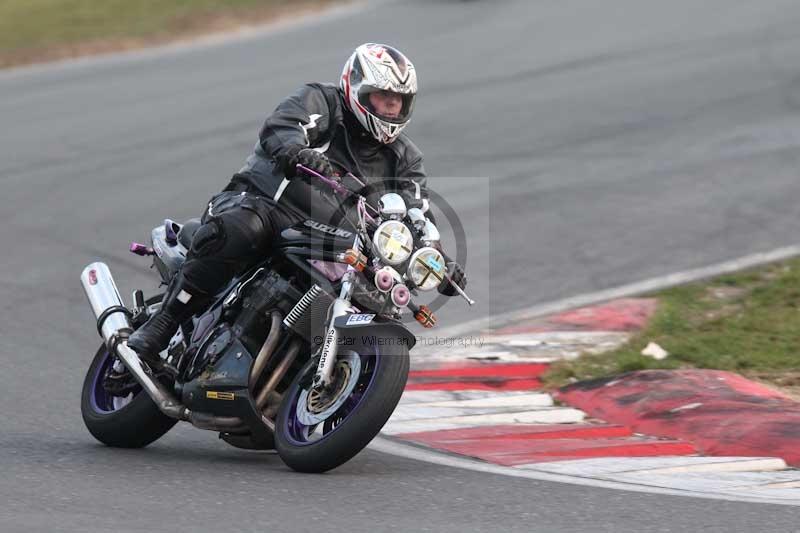Motorcycle action photographs;Trackday digital images;event digital images;eventdigitalimages;no limits trackday;peter wileman photography;snetterton;snetterton circuit norfolk;snetterton photographs;trackday;trackday photos