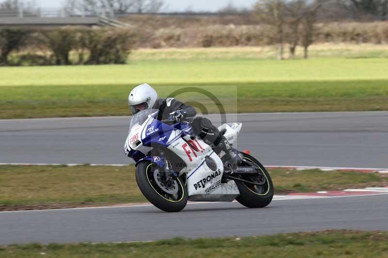 Motorcycle action photographs;Trackday digital images;event digital images;eventdigitalimages;no limits trackday;peter wileman photography;snetterton;snetterton circuit norfolk;snetterton photographs;trackday;trackday photos