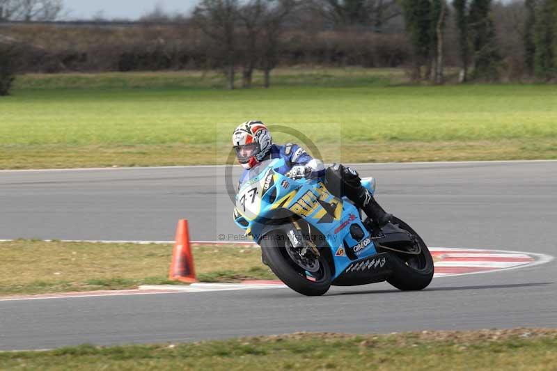 Motorcycle action photographs;Trackday digital images;event digital images;eventdigitalimages;no limits trackday;peter wileman photography;snetterton;snetterton circuit norfolk;snetterton photographs;trackday;trackday photos