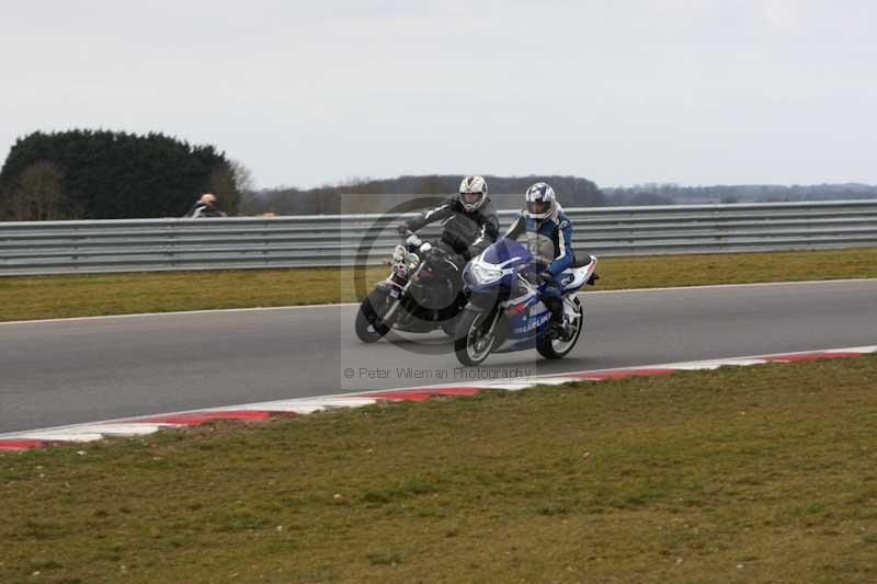 Motorcycle action photographs;Trackday digital images;event digital images;eventdigitalimages;no limits trackday;peter wileman photography;snetterton;snetterton circuit norfolk;snetterton photographs;trackday;trackday photos