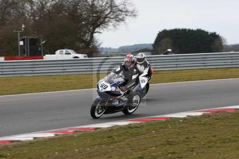 Motorcycle action photographs;Trackday digital images;event digital images;eventdigitalimages;no limits trackday;peter wileman photography;snetterton;snetterton circuit norfolk;snetterton photographs;trackday;trackday photos