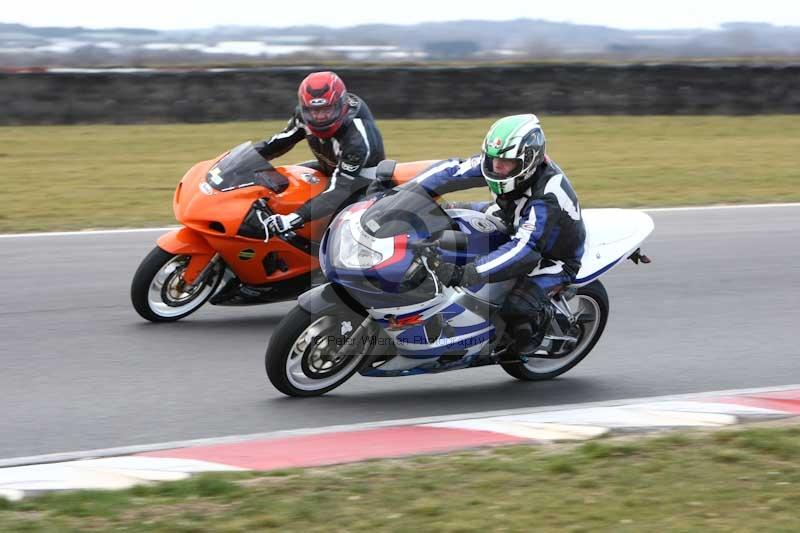 Motorcycle action photographs;Trackday digital images;event digital images;eventdigitalimages;no limits trackday;peter wileman photography;snetterton;snetterton circuit norfolk;snetterton photographs;trackday;trackday photos