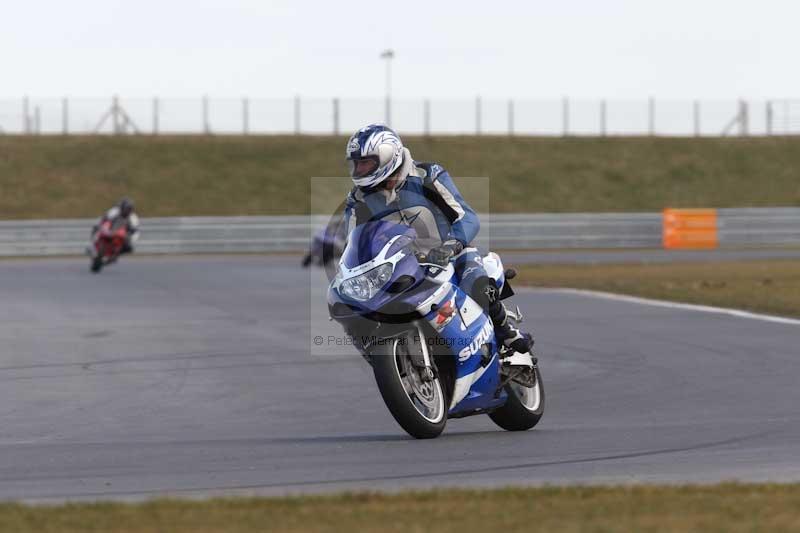 Motorcycle action photographs;Trackday digital images;event digital images;eventdigitalimages;no limits trackday;peter wileman photography;snetterton;snetterton circuit norfolk;snetterton photographs;trackday;trackday photos