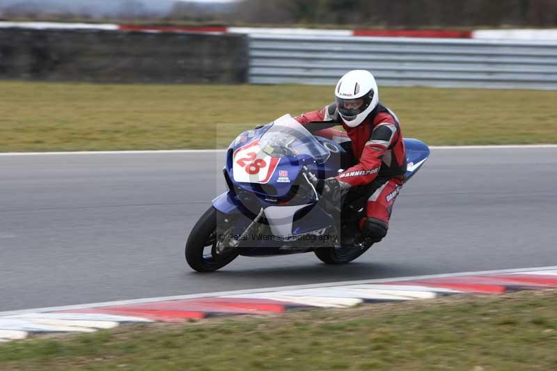 Motorcycle action photographs;Trackday digital images;event digital images;eventdigitalimages;no limits trackday;peter wileman photography;snetterton;snetterton circuit norfolk;snetterton photographs;trackday;trackday photos