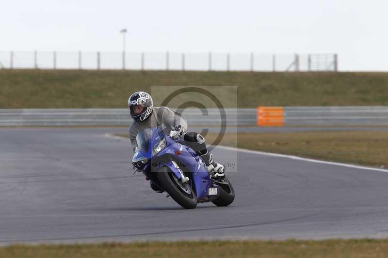 Motorcycle action photographs;Trackday digital images;event digital images;eventdigitalimages;no limits trackday;peter wileman photography;snetterton;snetterton circuit norfolk;snetterton photographs;trackday;trackday photos