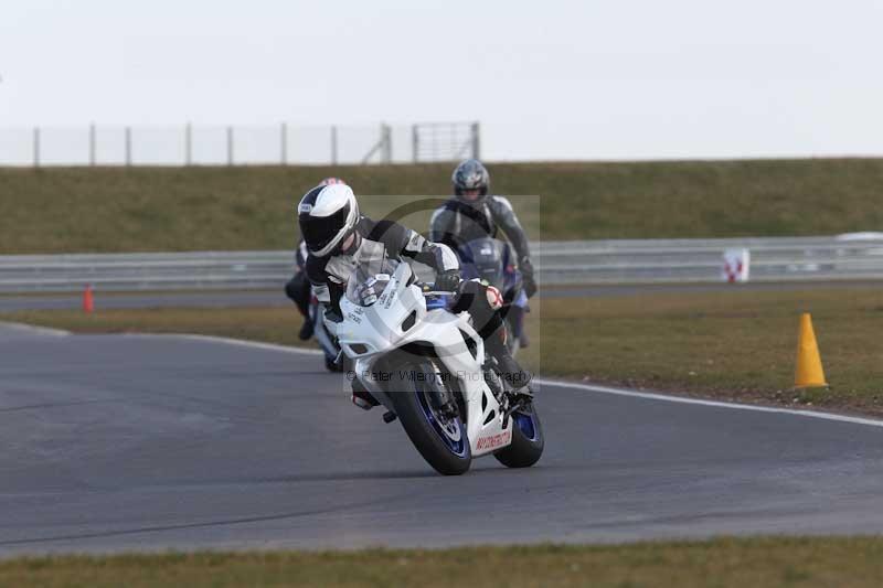 Motorcycle action photographs;Trackday digital images;event digital images;eventdigitalimages;no limits trackday;peter wileman photography;snetterton;snetterton circuit norfolk;snetterton photographs;trackday;trackday photos