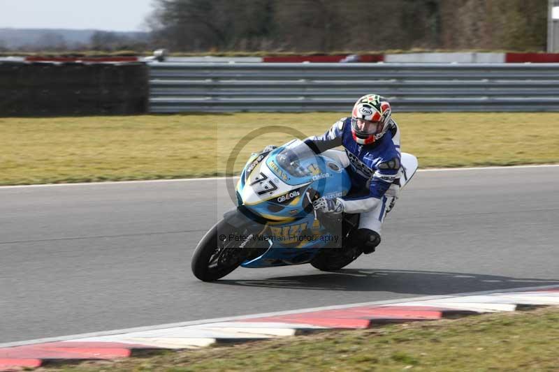 Motorcycle action photographs;Trackday digital images;event digital images;eventdigitalimages;no limits trackday;peter wileman photography;snetterton;snetterton circuit norfolk;snetterton photographs;trackday;trackday photos