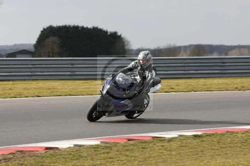 Motorcycle action photographs;Trackday digital images;event digital images;eventdigitalimages;no limits trackday;peter wileman photography;snetterton;snetterton circuit norfolk;snetterton photographs;trackday;trackday photos