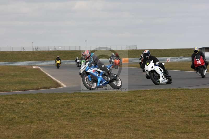 Motorcycle action photographs;Trackday digital images;event digital images;eventdigitalimages;no limits trackday;peter wileman photography;snetterton;snetterton circuit norfolk;snetterton photographs;trackday;trackday photos