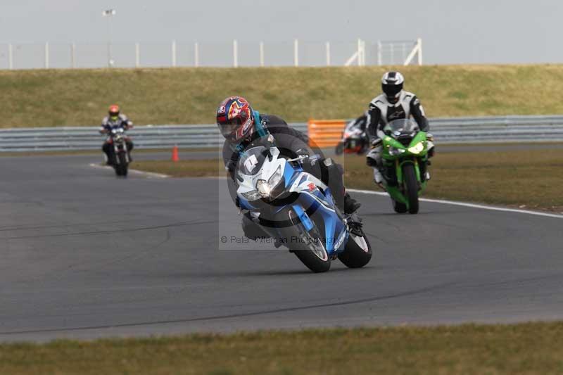 Motorcycle action photographs;Trackday digital images;event digital images;eventdigitalimages;no limits trackday;peter wileman photography;snetterton;snetterton circuit norfolk;snetterton photographs;trackday;trackday photos