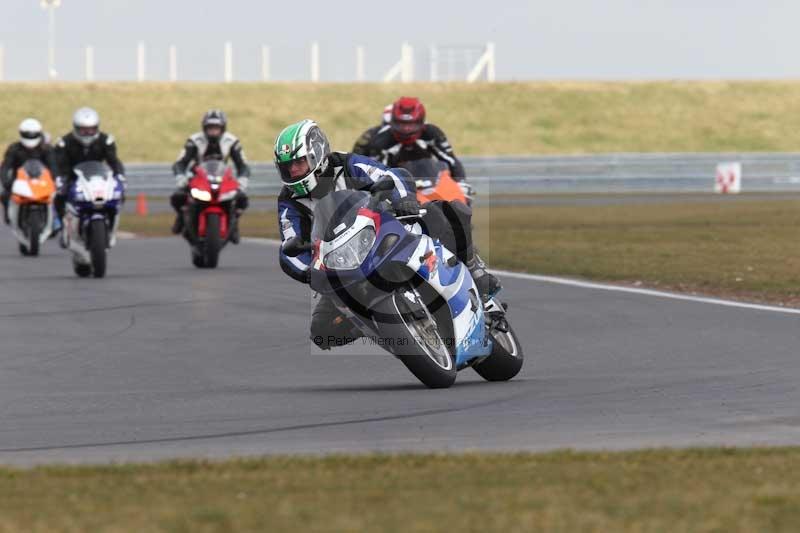 Motorcycle action photographs;Trackday digital images;event digital images;eventdigitalimages;no limits trackday;peter wileman photography;snetterton;snetterton circuit norfolk;snetterton photographs;trackday;trackday photos