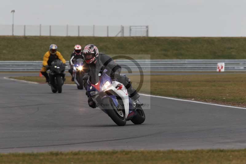 Motorcycle action photographs;Trackday digital images;event digital images;eventdigitalimages;no limits trackday;peter wileman photography;snetterton;snetterton circuit norfolk;snetterton photographs;trackday;trackday photos