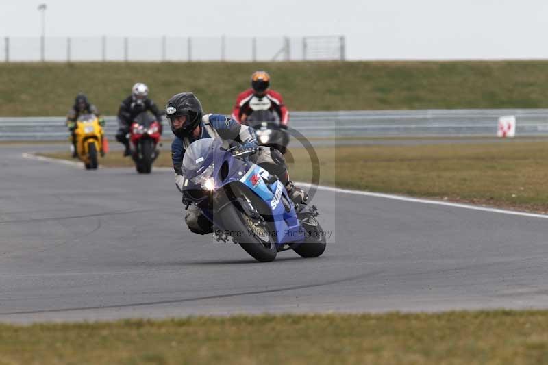 Motorcycle action photographs;Trackday digital images;event digital images;eventdigitalimages;no limits trackday;peter wileman photography;snetterton;snetterton circuit norfolk;snetterton photographs;trackday;trackday photos