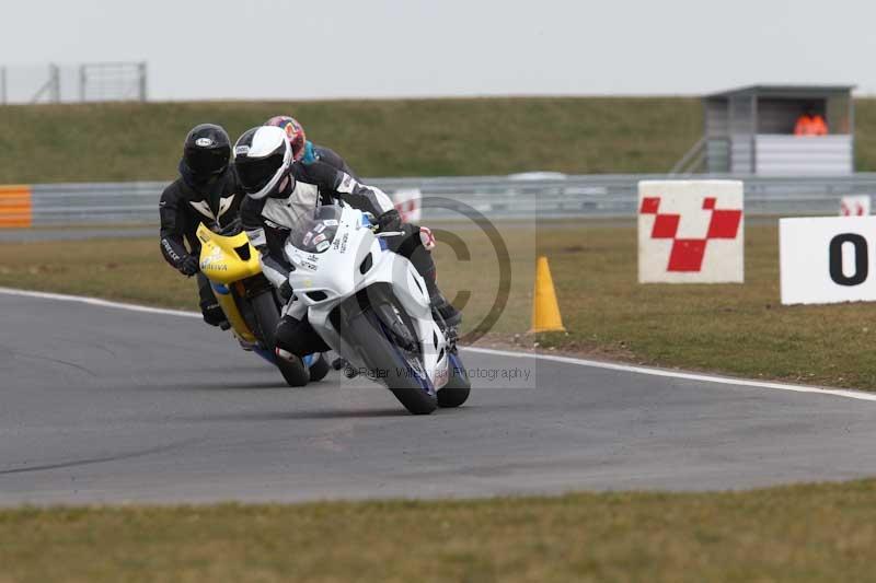 Motorcycle action photographs;Trackday digital images;event digital images;eventdigitalimages;no limits trackday;peter wileman photography;snetterton;snetterton circuit norfolk;snetterton photographs;trackday;trackday photos
