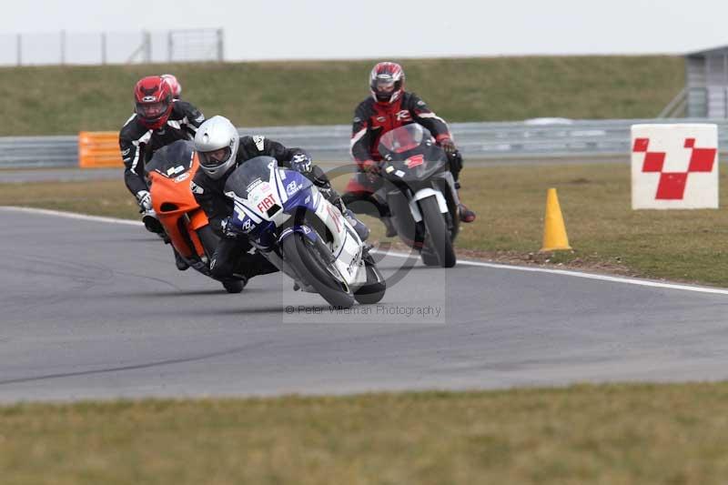 Motorcycle action photographs;Trackday digital images;event digital images;eventdigitalimages;no limits trackday;peter wileman photography;snetterton;snetterton circuit norfolk;snetterton photographs;trackday;trackday photos