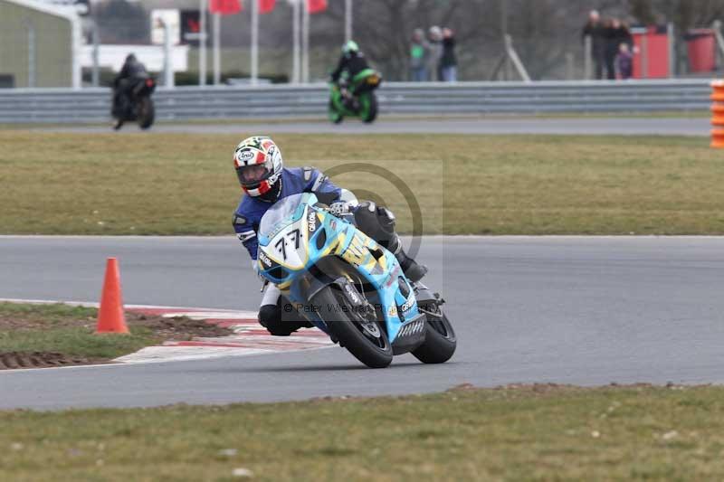 Motorcycle action photographs;Trackday digital images;event digital images;eventdigitalimages;no limits trackday;peter wileman photography;snetterton;snetterton circuit norfolk;snetterton photographs;trackday;trackday photos