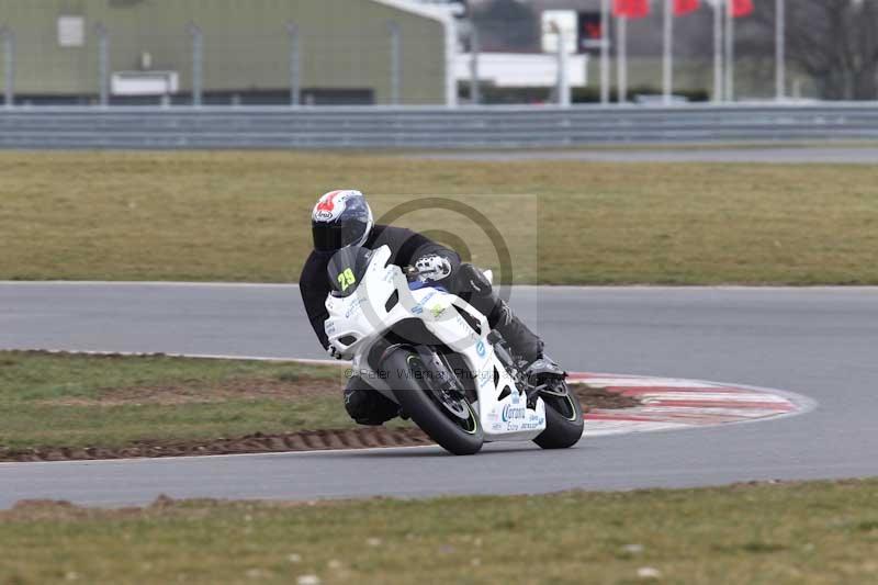 Motorcycle action photographs;Trackday digital images;event digital images;eventdigitalimages;no limits trackday;peter wileman photography;snetterton;snetterton circuit norfolk;snetterton photographs;trackday;trackday photos