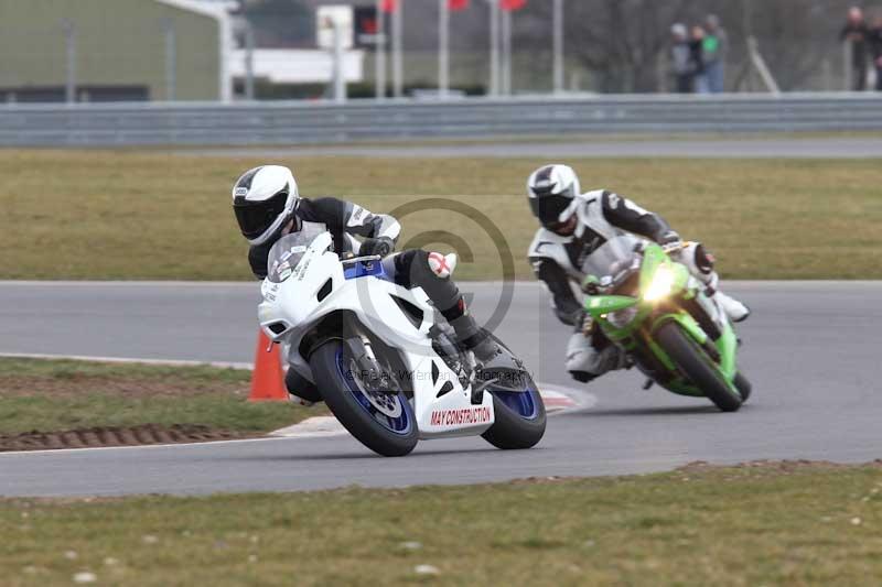 Motorcycle action photographs;Trackday digital images;event digital images;eventdigitalimages;no limits trackday;peter wileman photography;snetterton;snetterton circuit norfolk;snetterton photographs;trackday;trackday photos