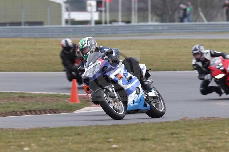 Motorcycle action photographs;Trackday digital images;event digital images;eventdigitalimages;no limits trackday;peter wileman photography;snetterton;snetterton circuit norfolk;snetterton photographs;trackday;trackday photos