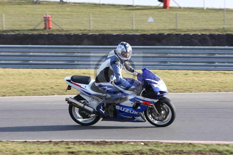 Motorcycle action photographs;Trackday digital images;event digital images;eventdigitalimages;no limits trackday;peter wileman photography;snetterton;snetterton circuit norfolk;snetterton photographs;trackday;trackday photos