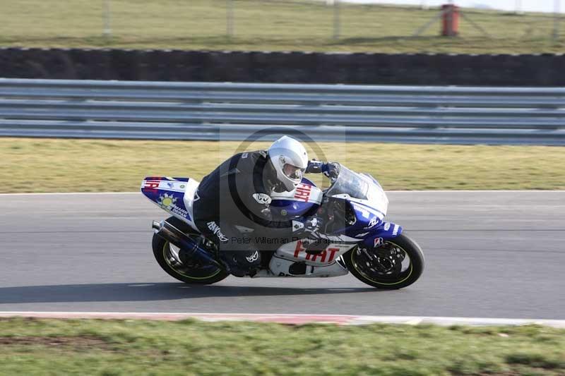 Motorcycle action photographs;Trackday digital images;event digital images;eventdigitalimages;no limits trackday;peter wileman photography;snetterton;snetterton circuit norfolk;snetterton photographs;trackday;trackday photos