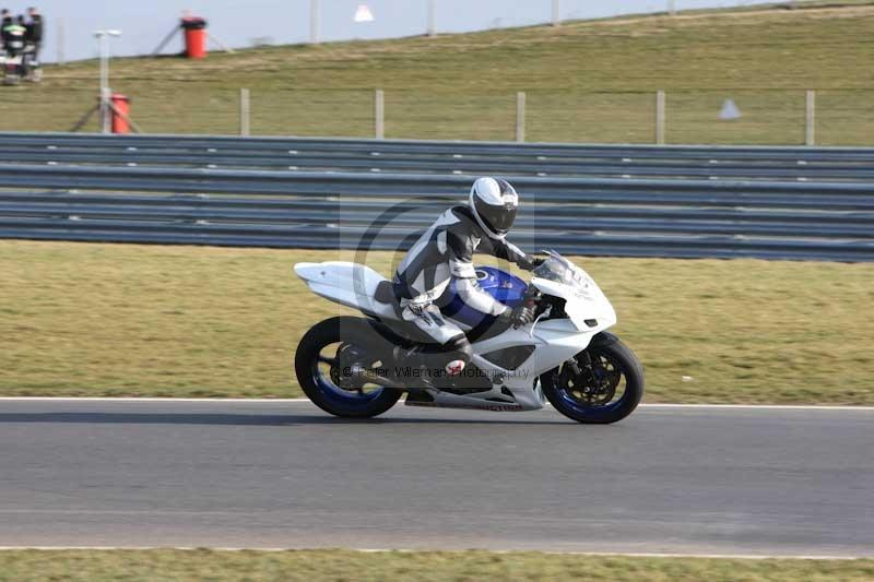 Motorcycle action photographs;Trackday digital images;event digital images;eventdigitalimages;no limits trackday;peter wileman photography;snetterton;snetterton circuit norfolk;snetterton photographs;trackday;trackday photos